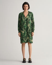 Vestido com gola estilo mao e padr&atilde;o paisley