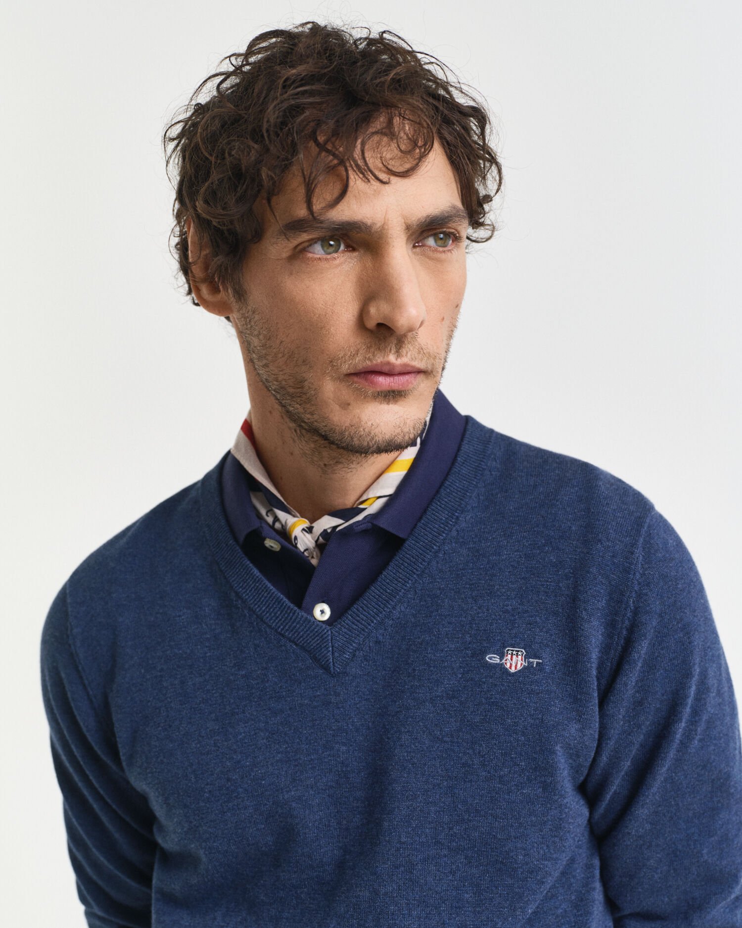 Pulover com decote em V em algodão clássico