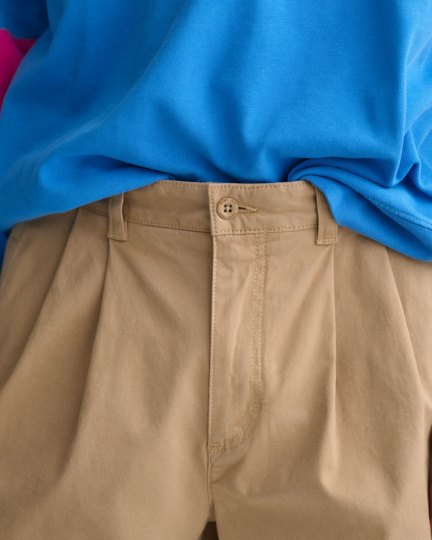 Calções com pregas relaxed fit