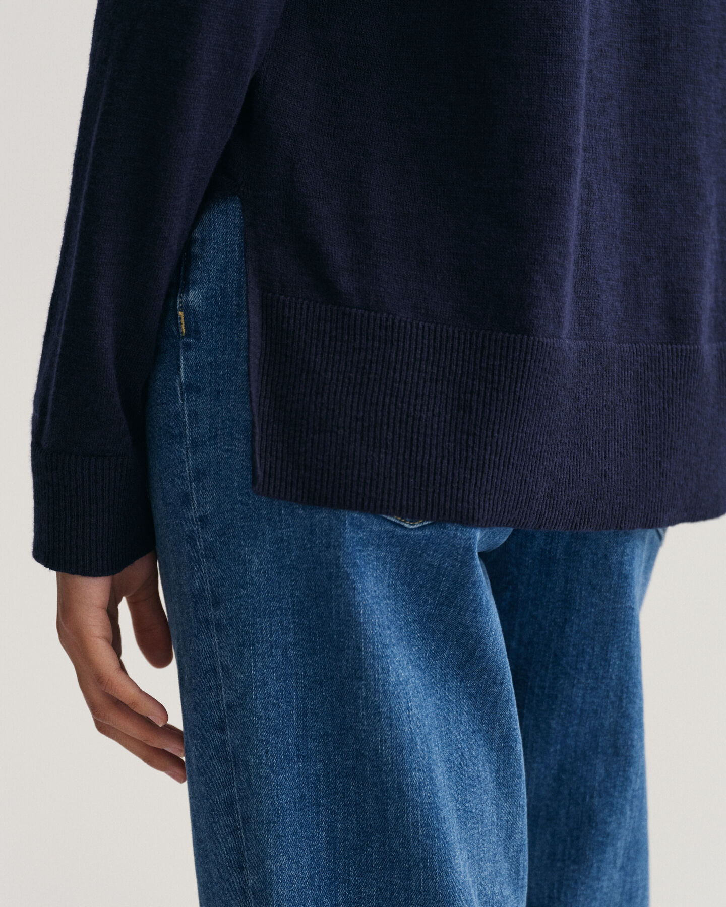 Pulover com decote em V em mistura de linho