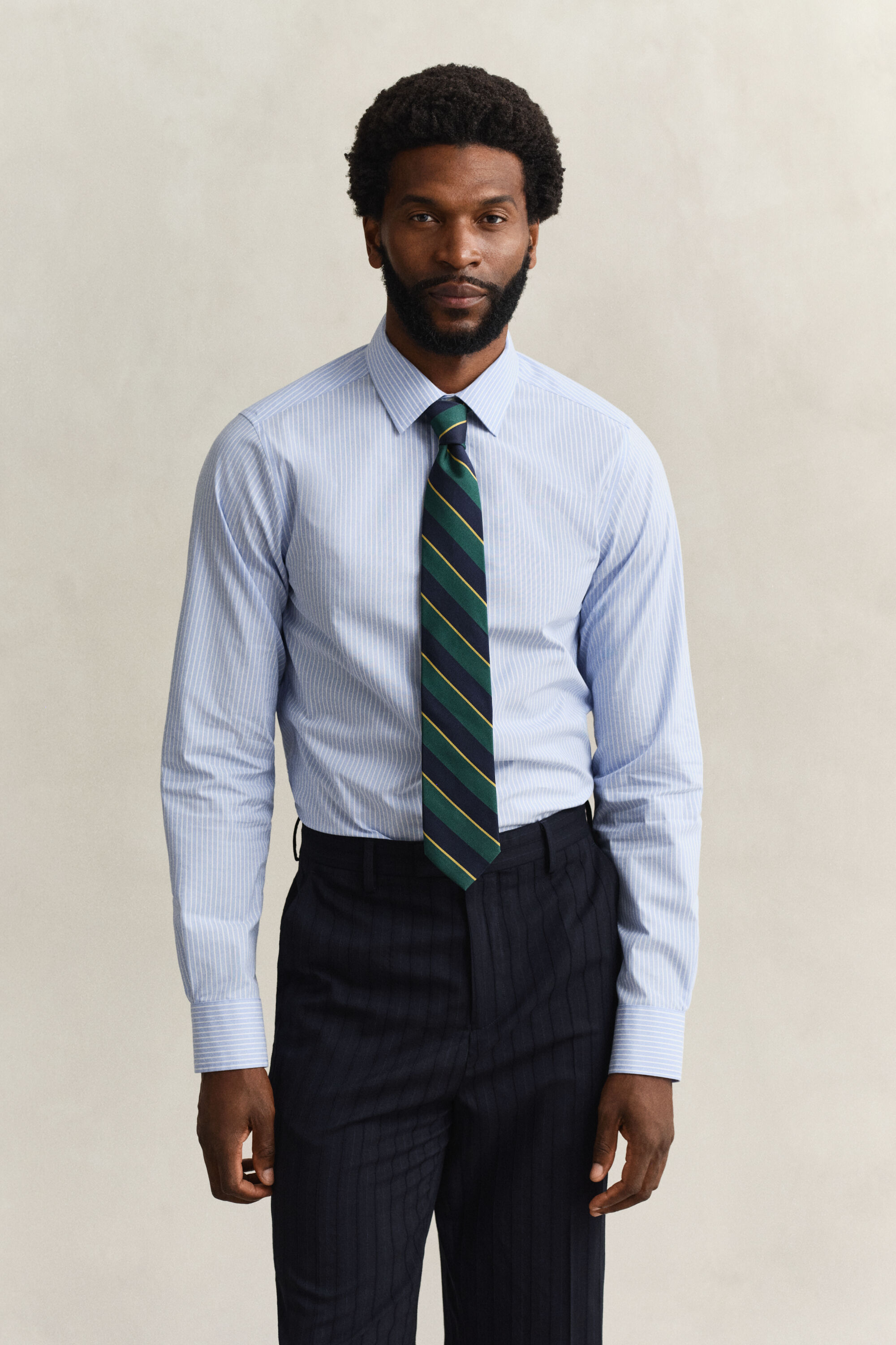 Camisa às riscas em popelina e elastano