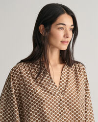 Blusa em algodão e seda com estampado Monogram