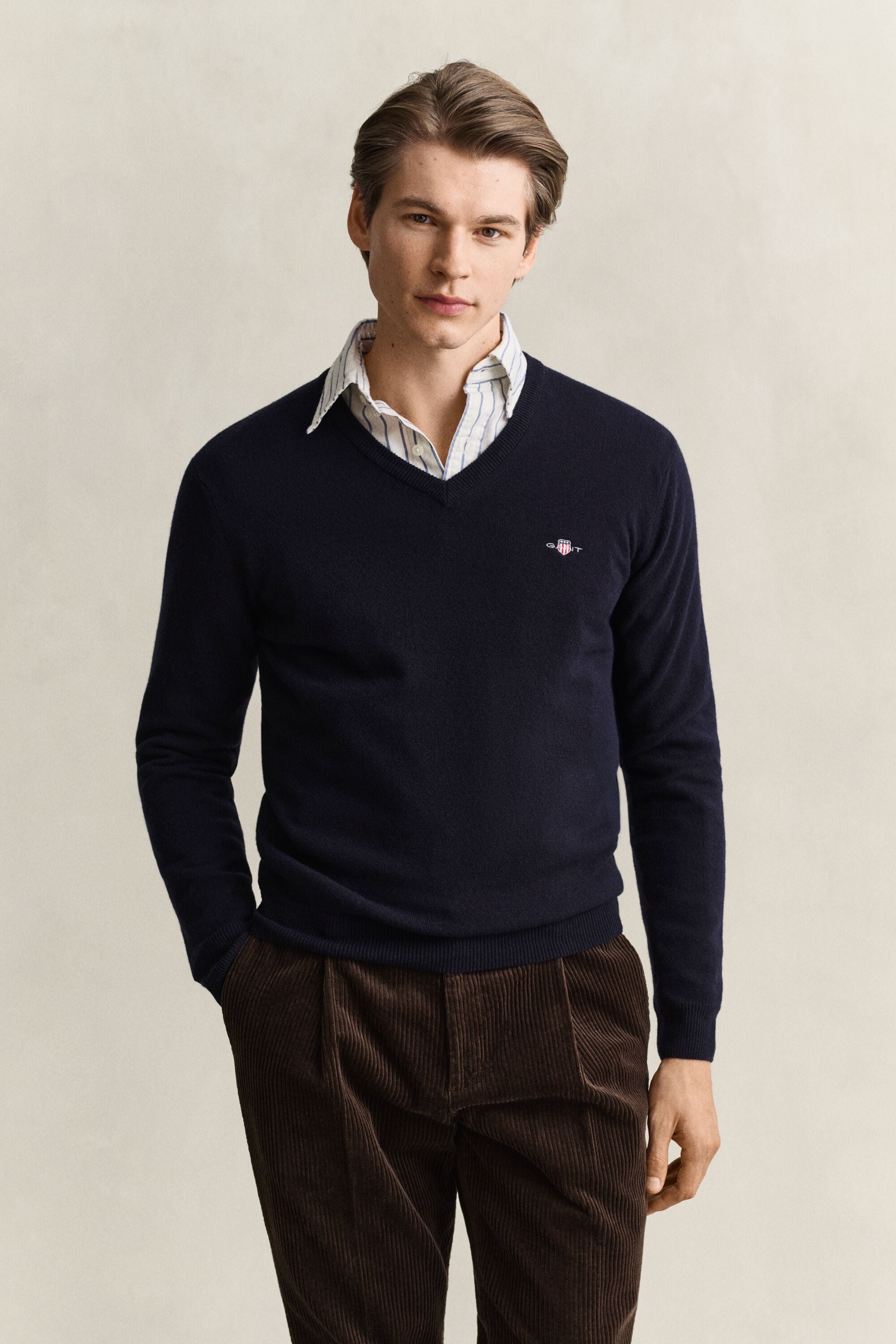 Pullover com decote em V em lã