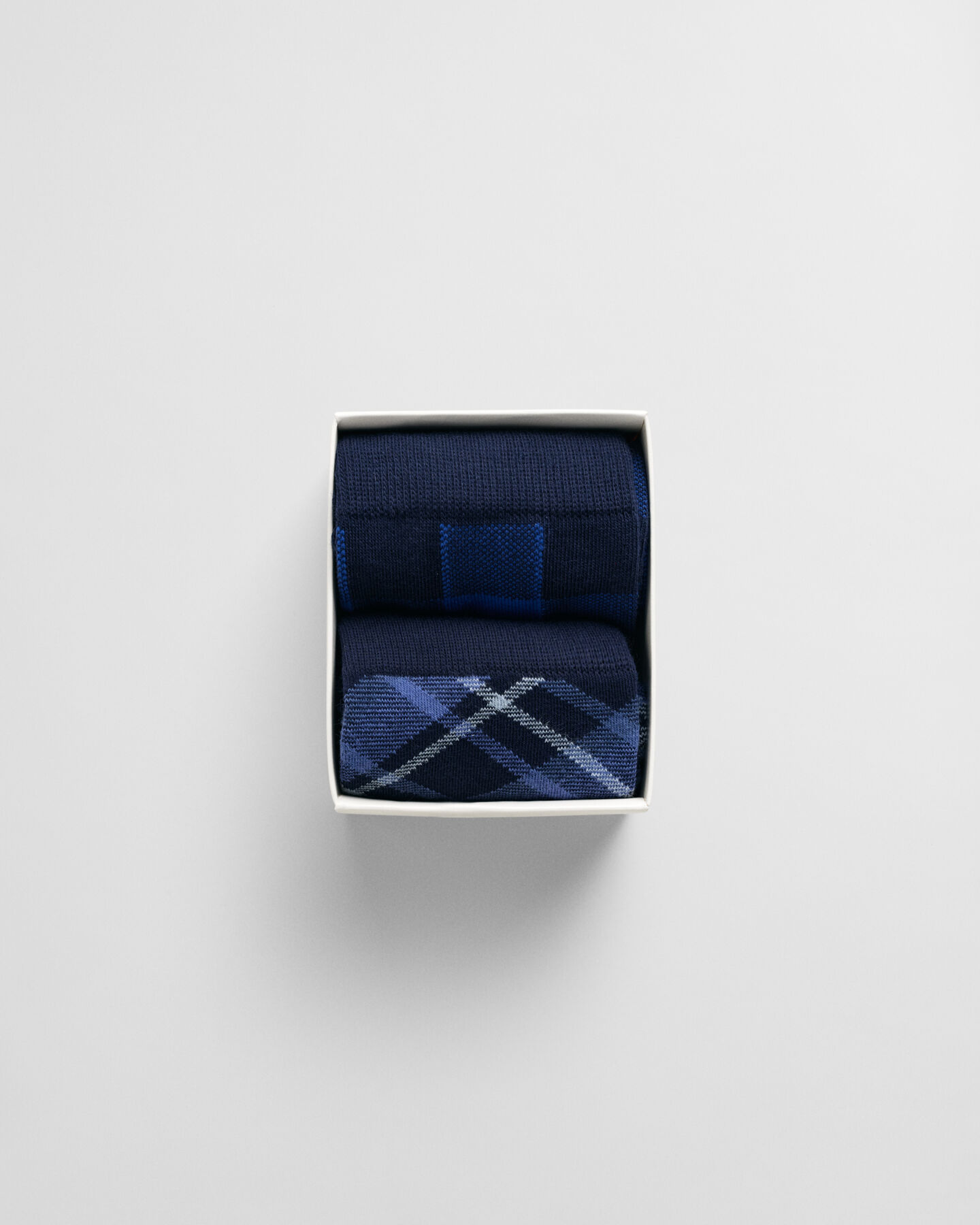 Caixa de presente com pack de dois pares de meias com padrão de xadrez