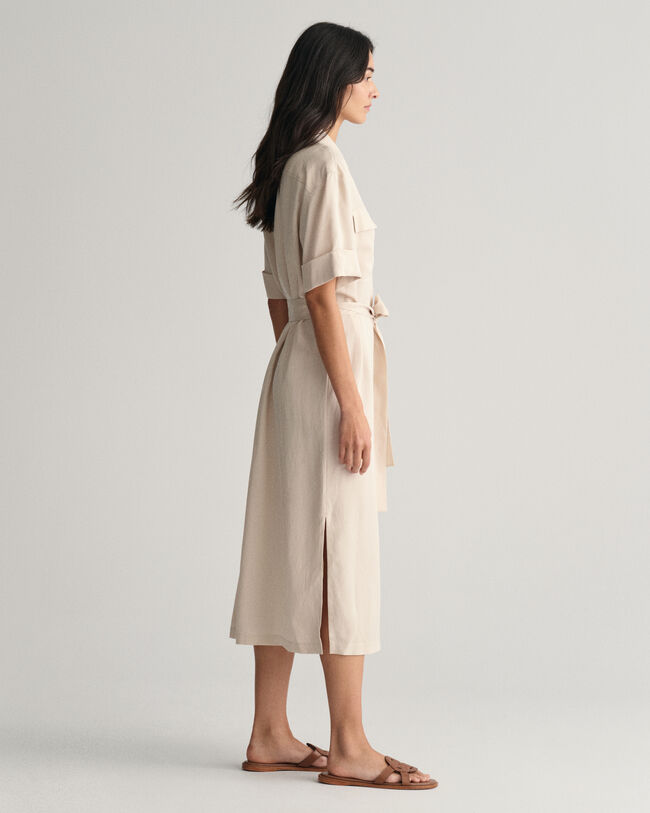 Vestido-camisa de manga curta com bolsos