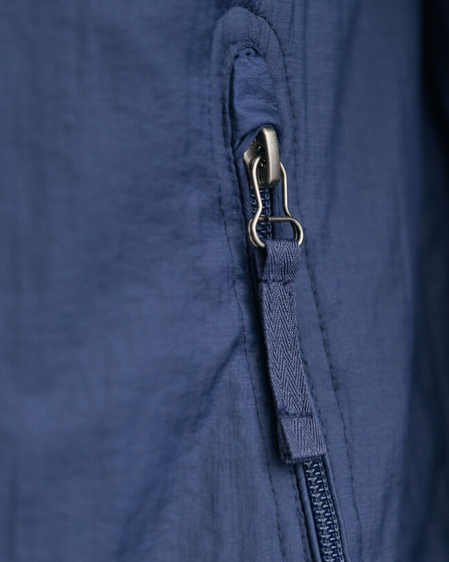 Casaco Windbreaker leve compact&aacute;vel