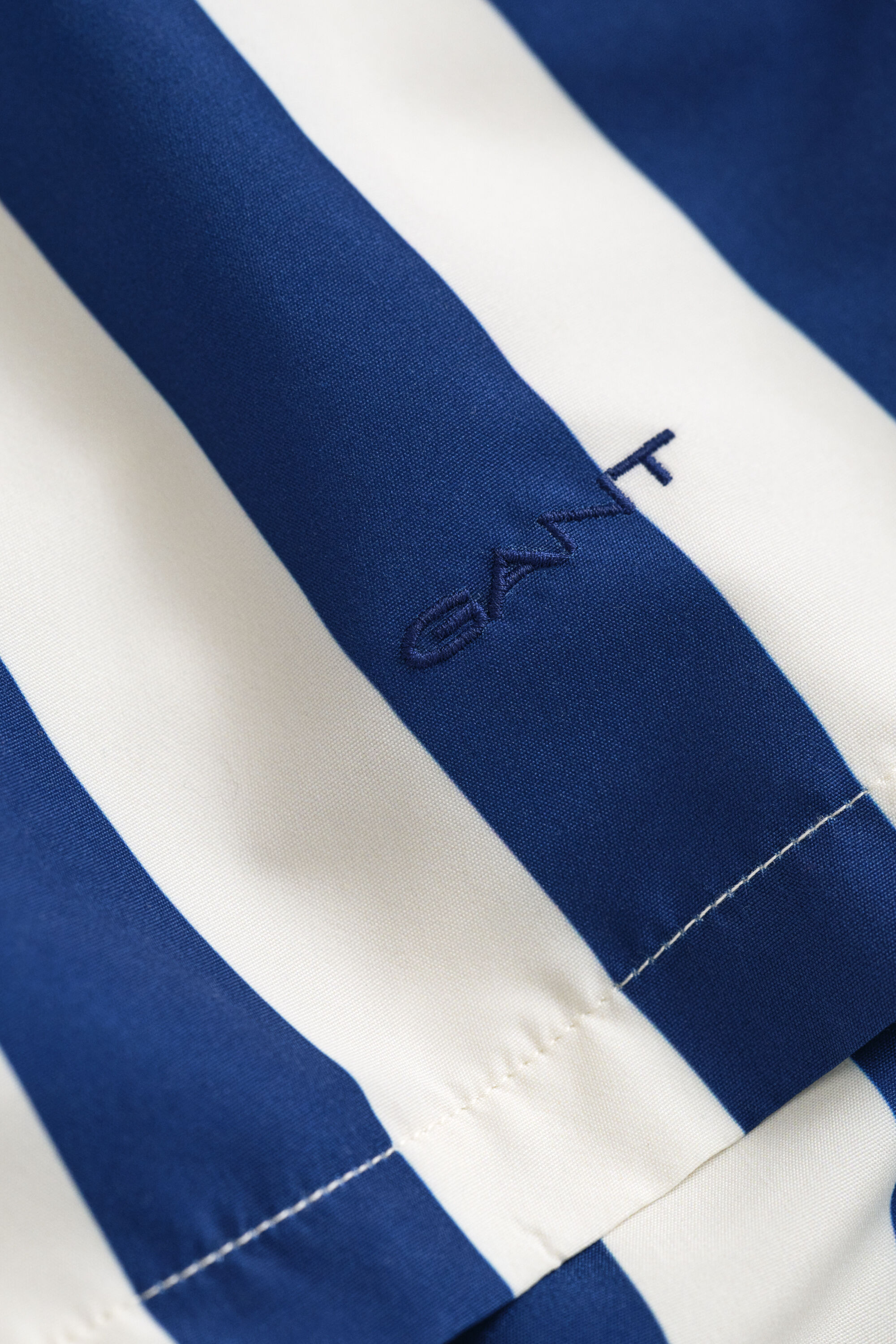 Calções de banho às riscas em bloco