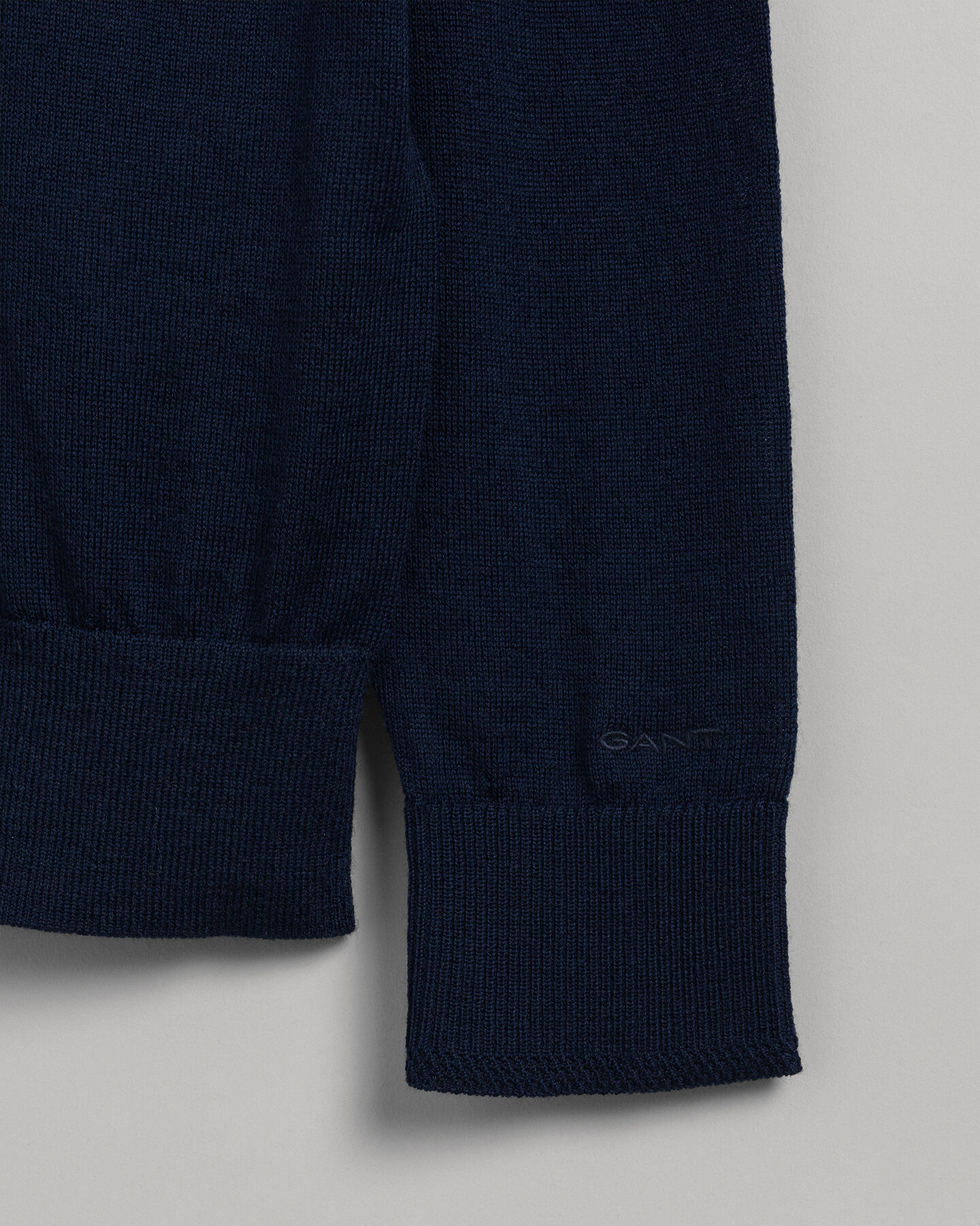 Camisola de gola alta em lã de merino lavável à máquina