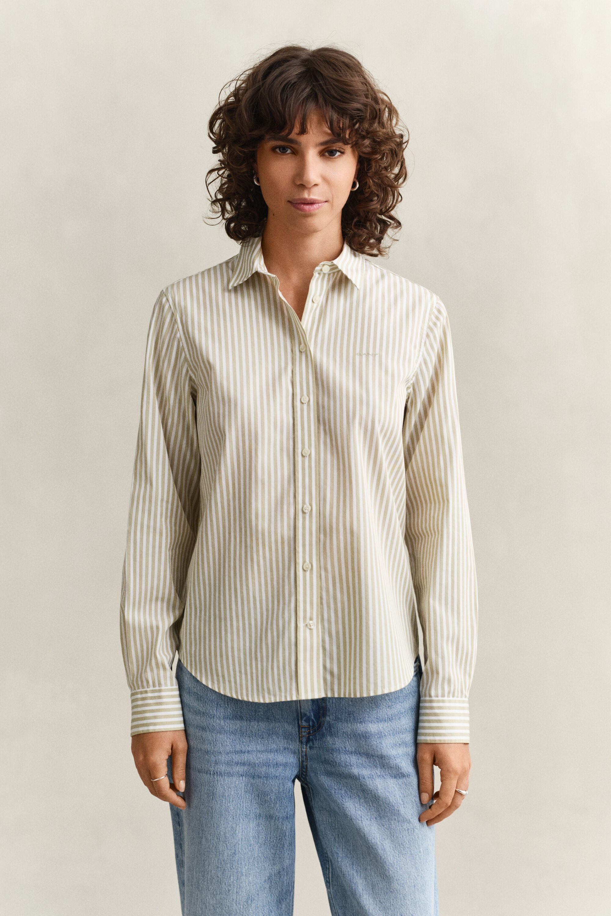 Camisa em popelina às riscas clássica regular fit