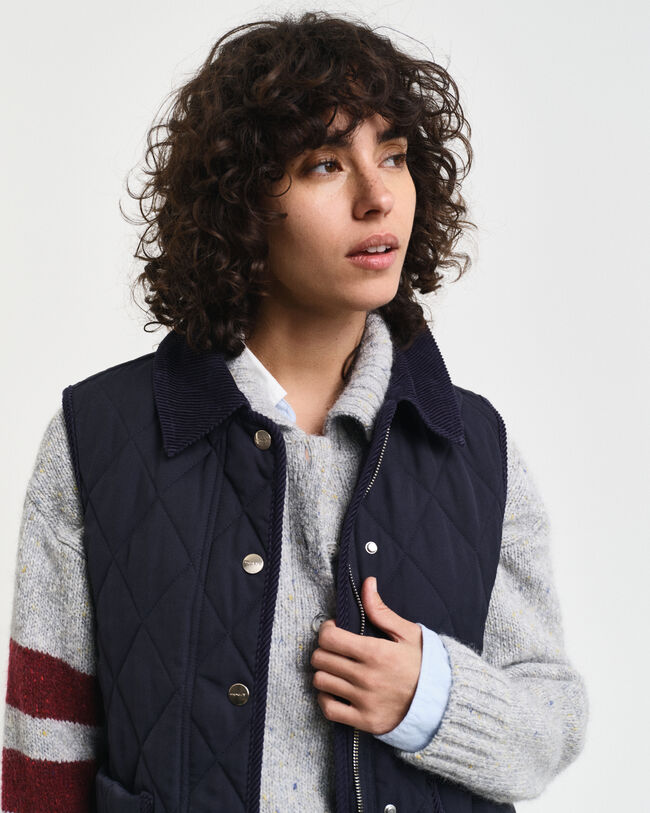 Colete acolchoado com detalhes em bombazina