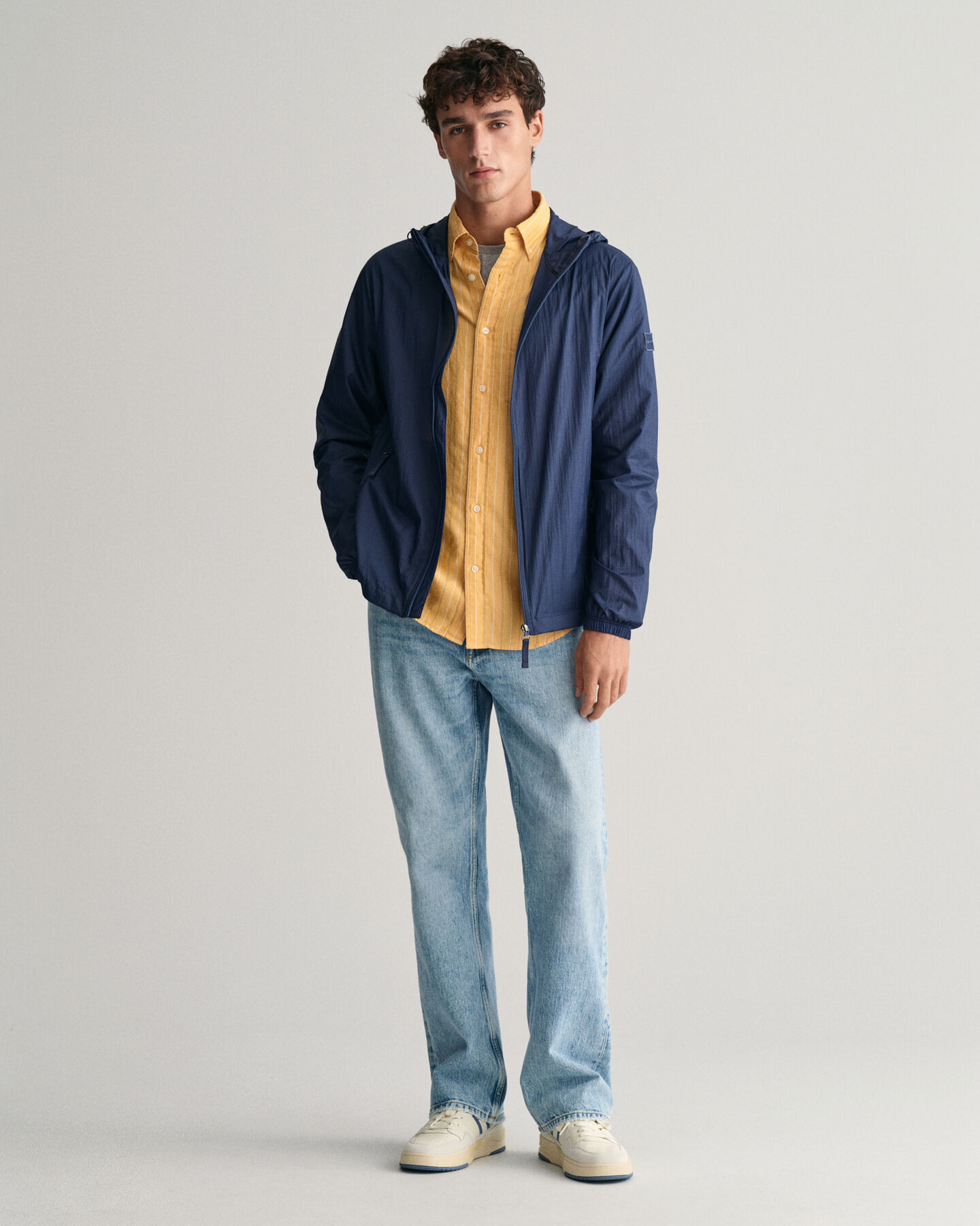 Casaco Windbreaker leve compact&aacute;vel