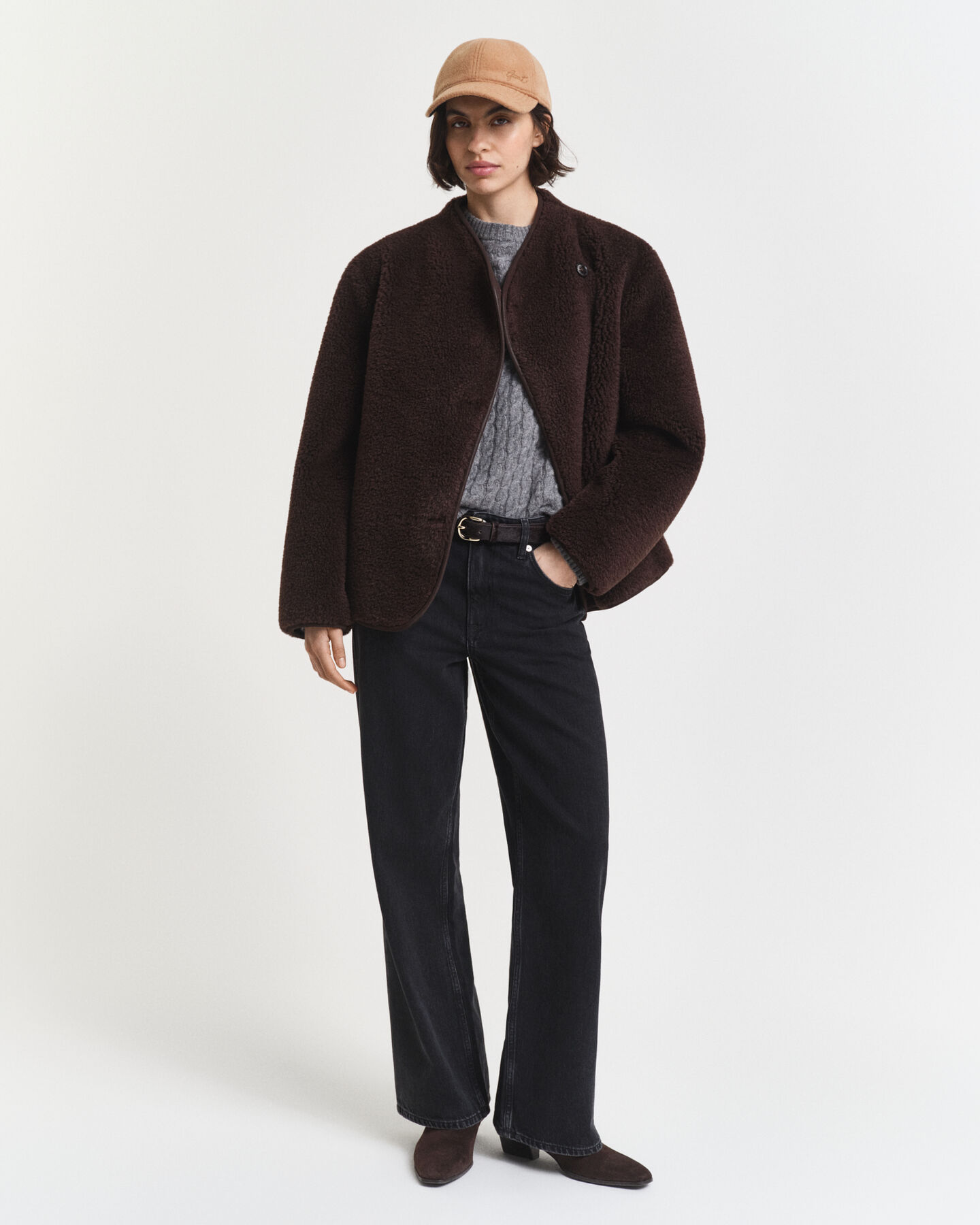 Camisola de malha entrançada com decote redondo em caxemira