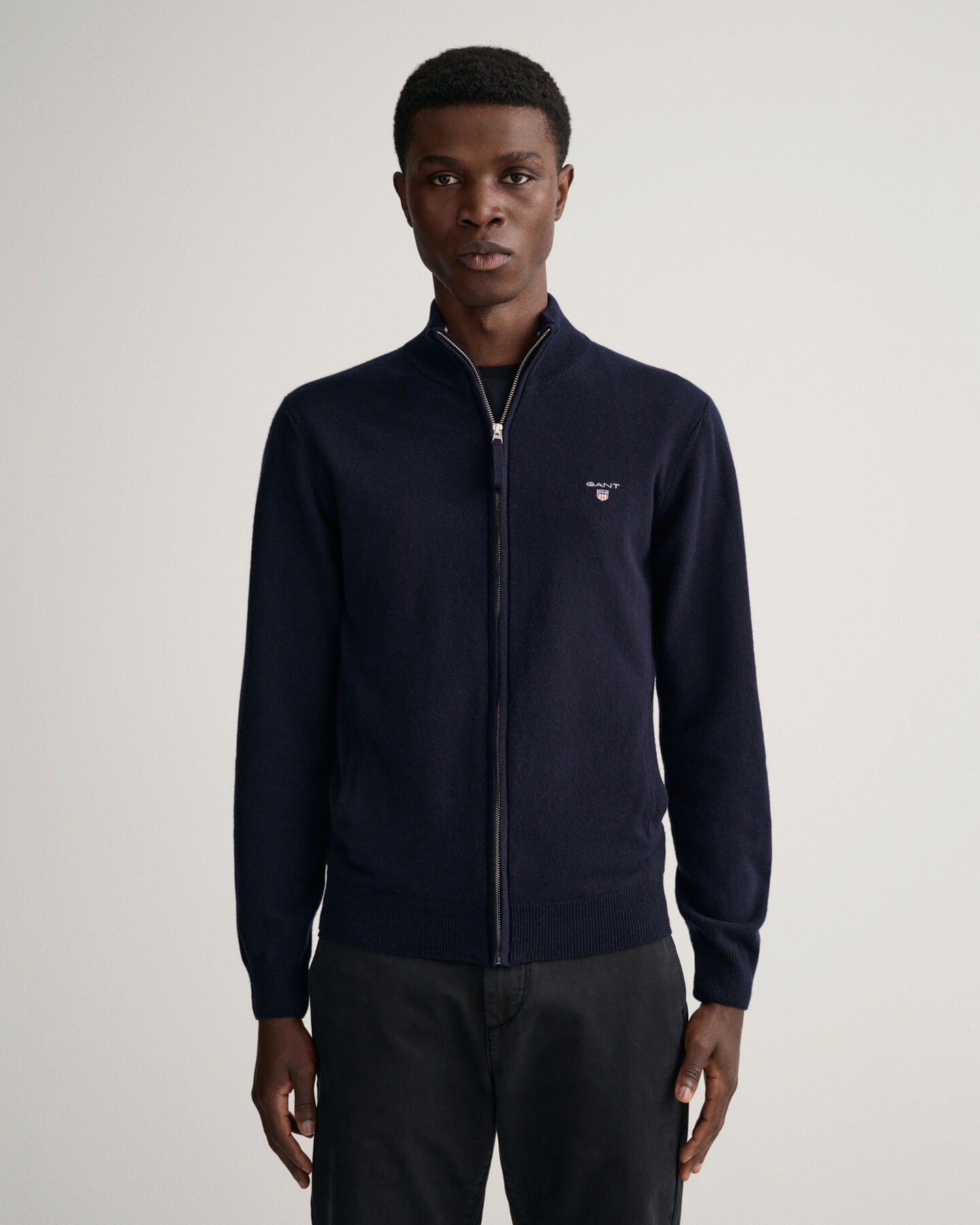 Casaco com fecho em lã extrafina