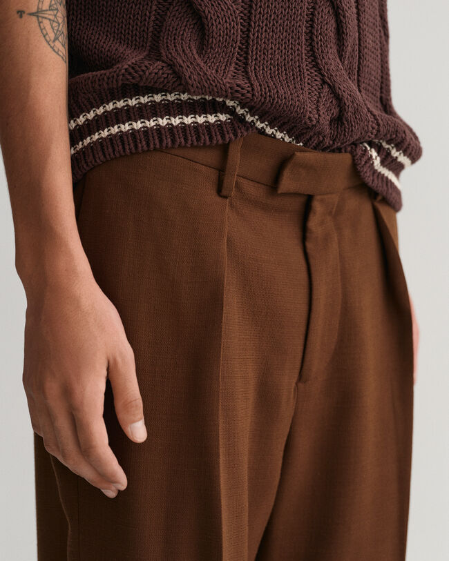 Calças de fato em crepe de lã com perna larga