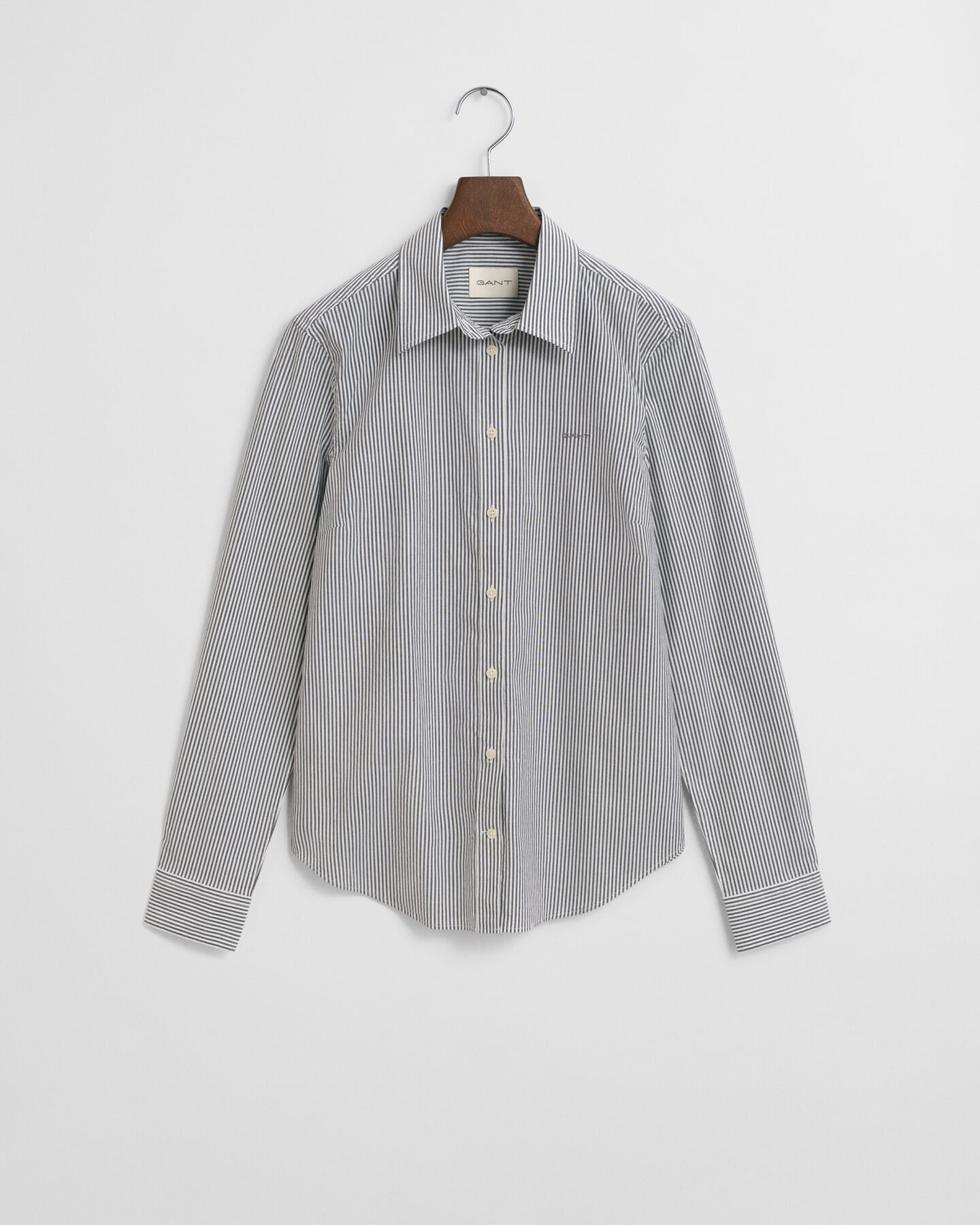 Camisa em popelina às riscas slim fit