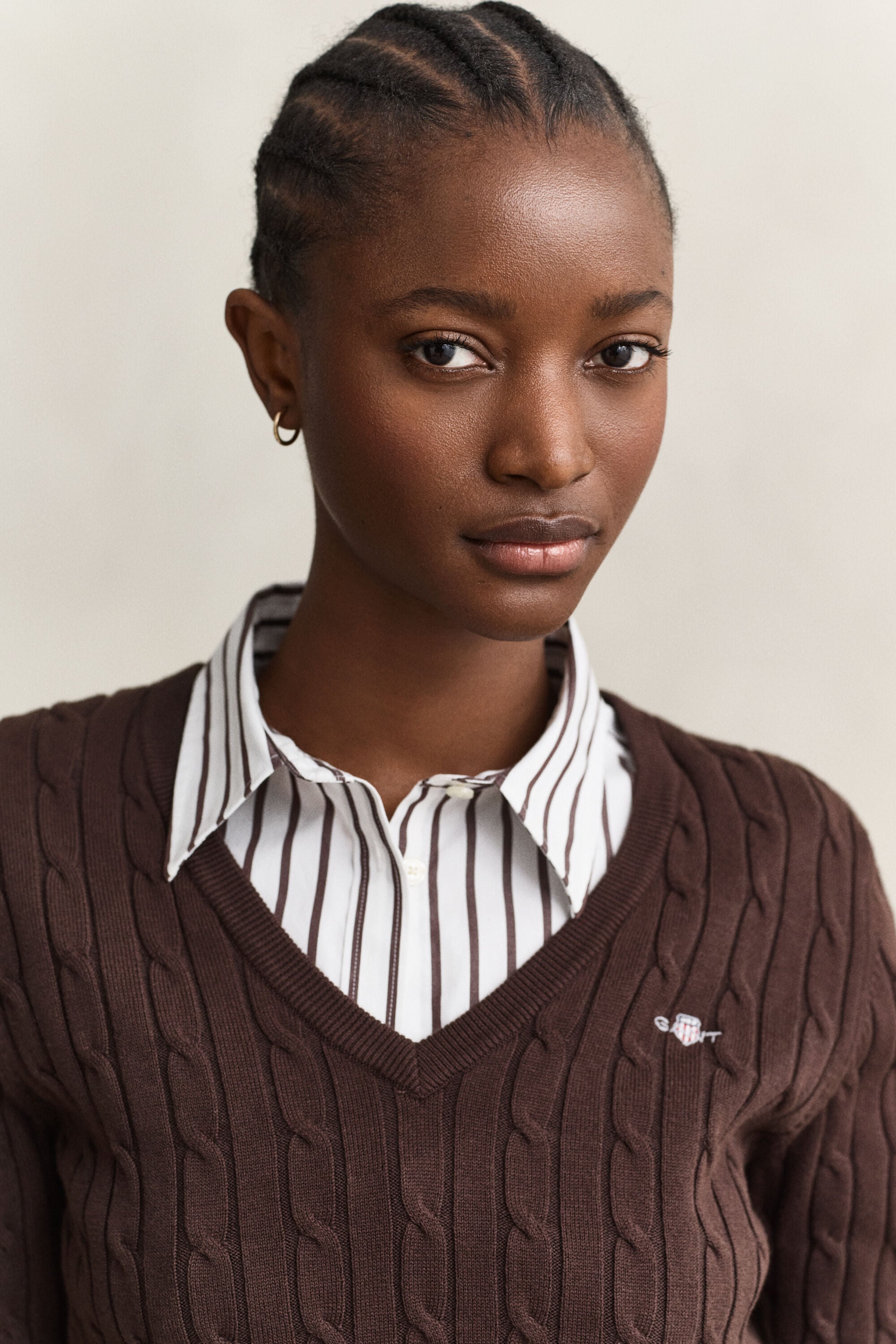 Camisola de malha entrançada com decote em V em algodão com elastano