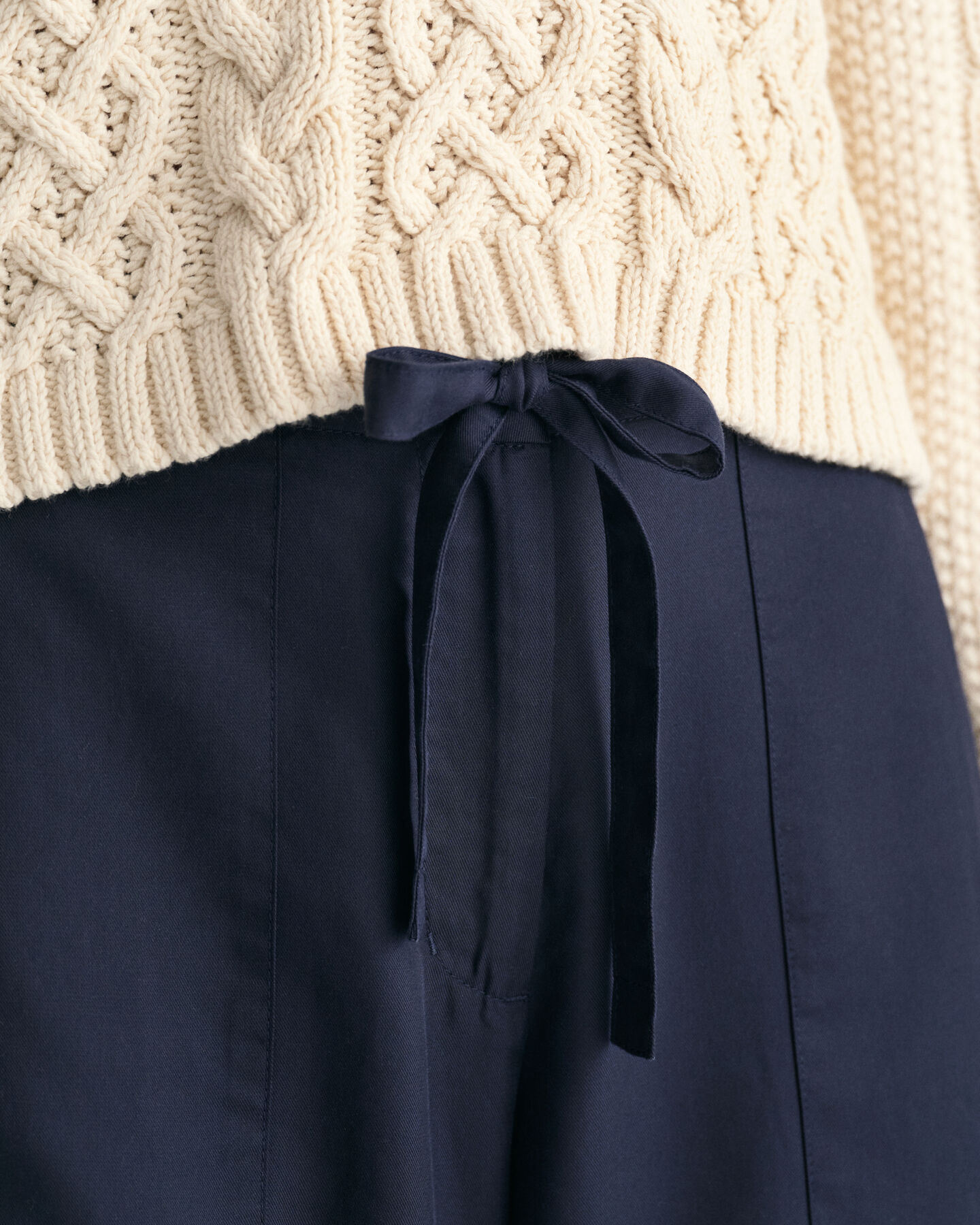 Calças com atilhos na cintura relaxed fit