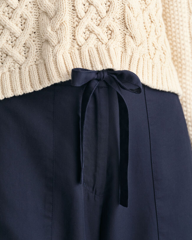 Calças com atilhos na cintura relaxed fit