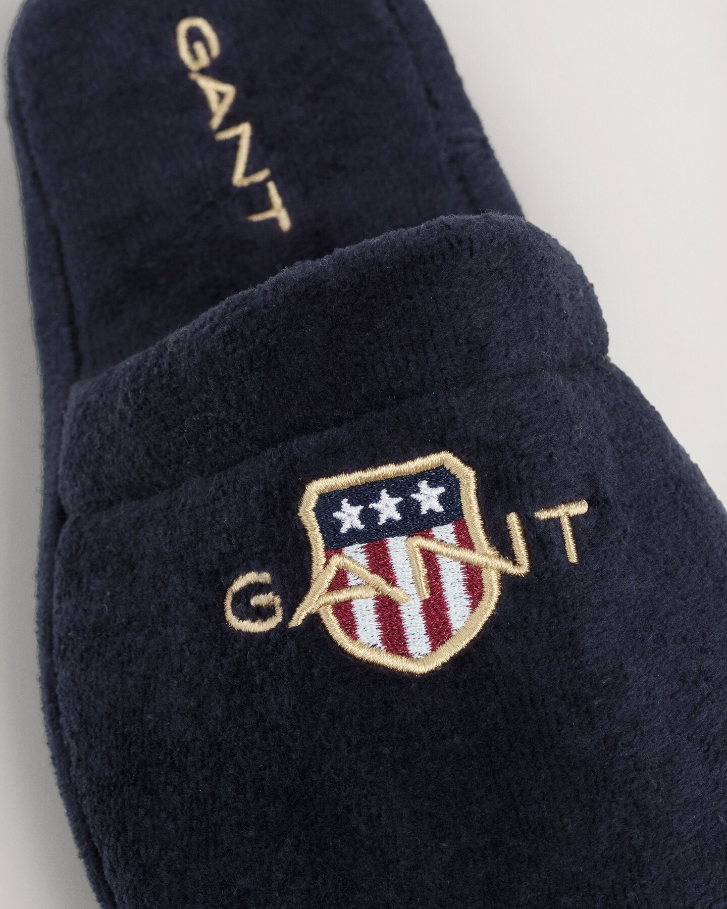 Chinelos Archive Shield