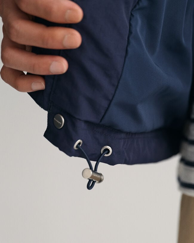 Casaco com mangas raglan