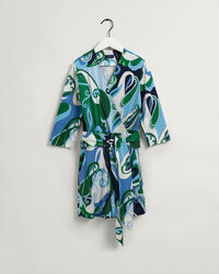 Macacão curto com padrão paisley