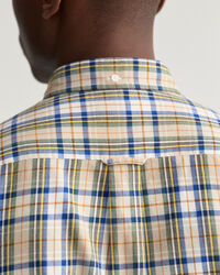Camisa em padr&atilde;o xadrez tartan regular fit