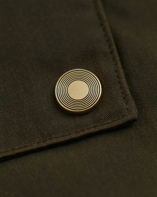 Casaco de comprimento médio com acabamento encerado