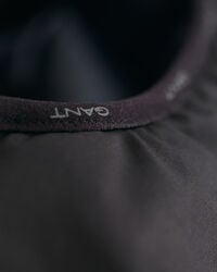 Casaco com capuz revers&iacute;vel