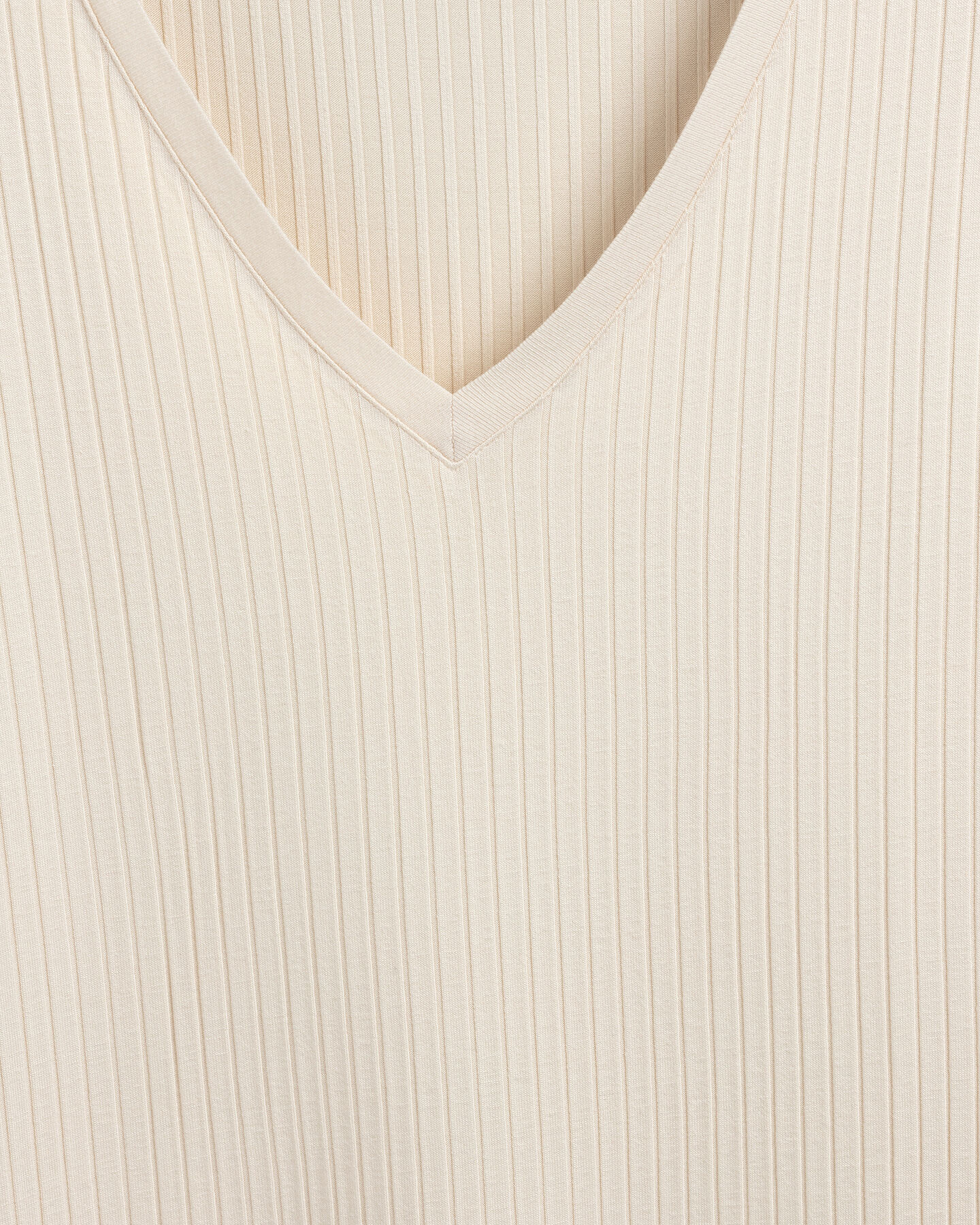 Vestido em jersey com aberturas Detail