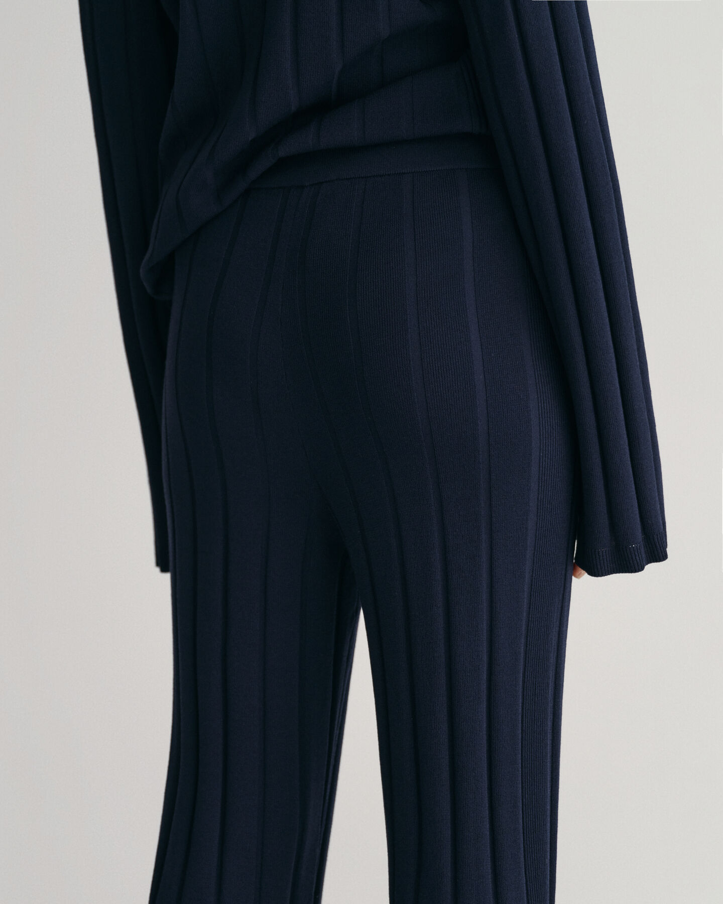 Calças em malha canelada