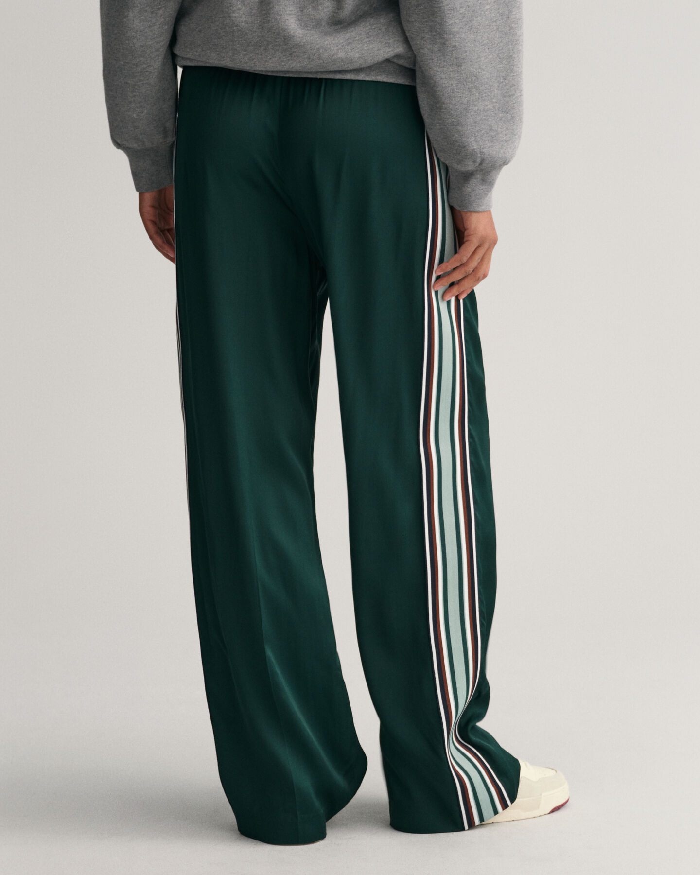 Calças Pull-On às riscas relaxed fit