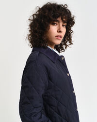 Sobretudo acolchoado com detalhes em bombazina