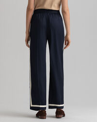 Calças Pull-On em cetim