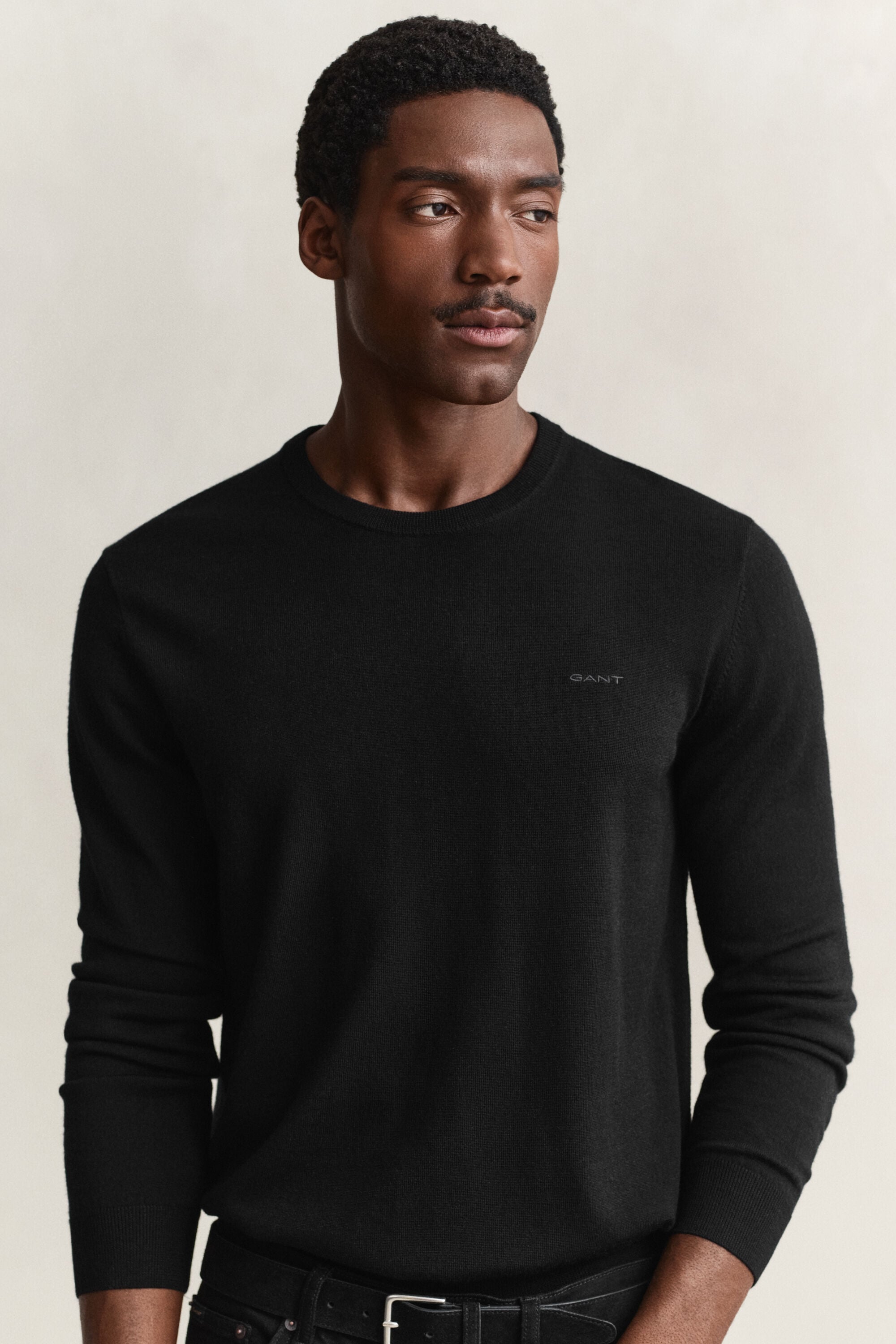 Camisola de malha com decote redondo em lã de merino