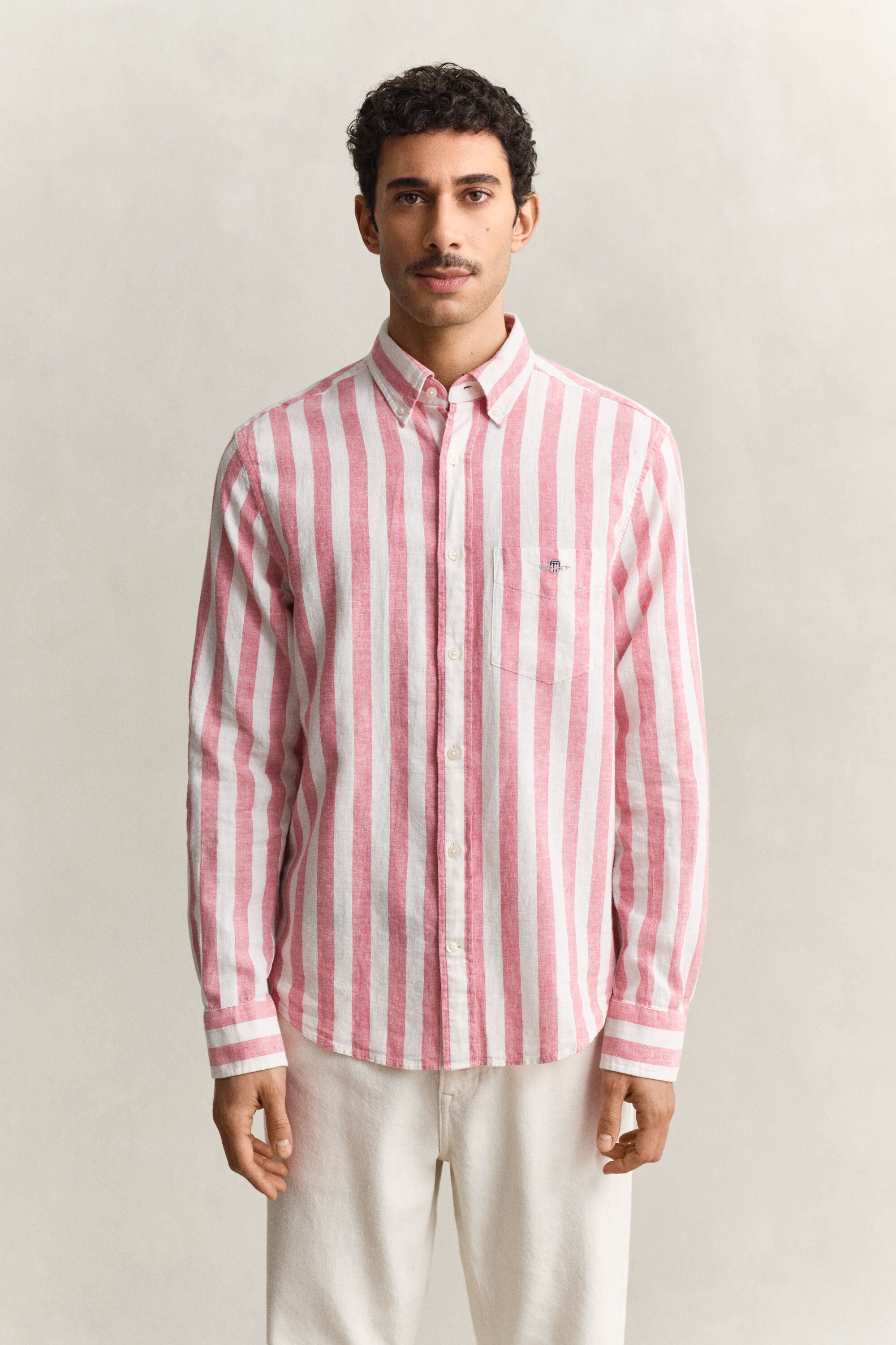Camisa em mistura de linho às riscas