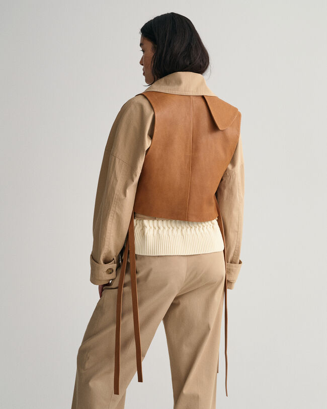 Colete em pele desconstruído