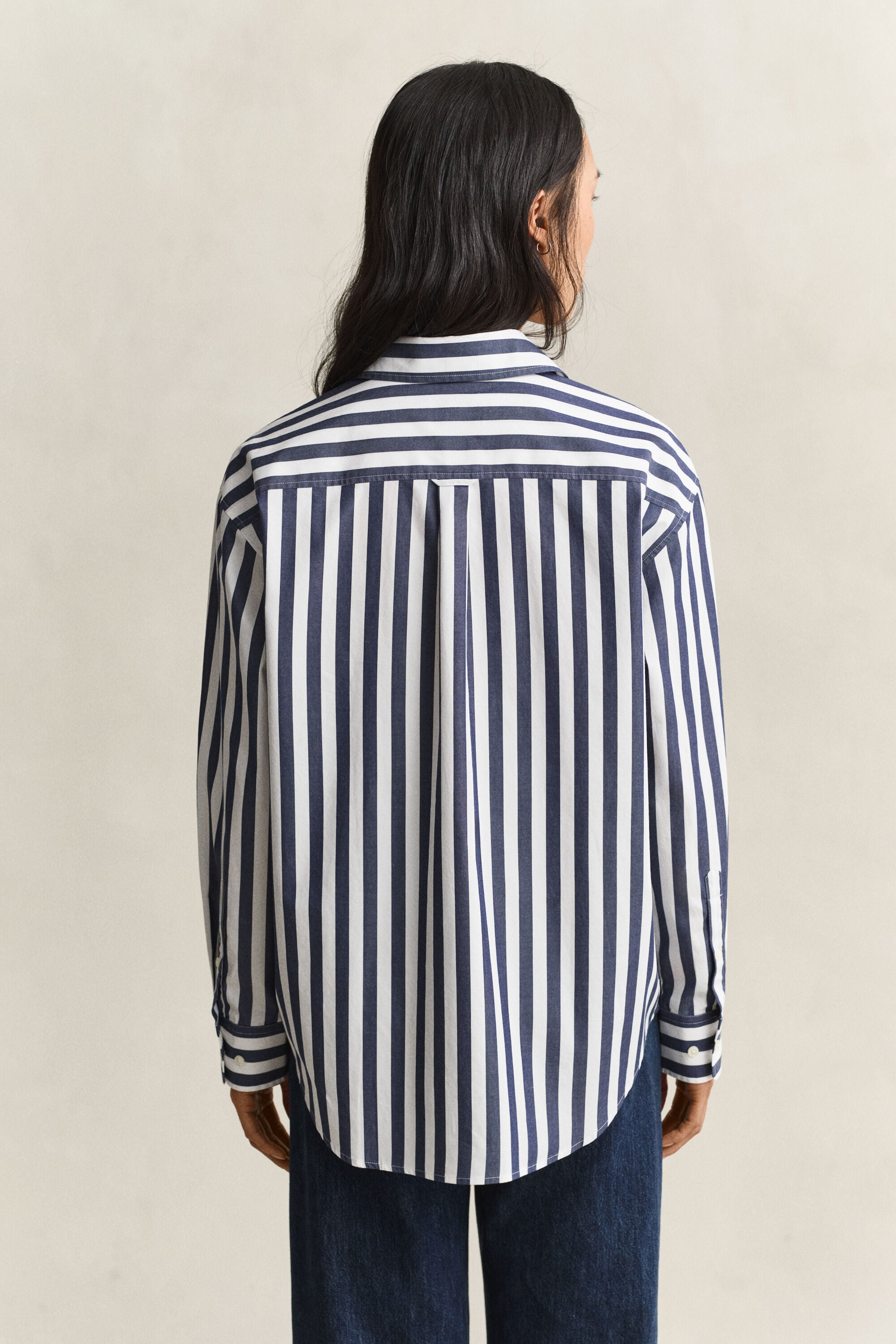 Camisa em popelina às riscas relaxed fit