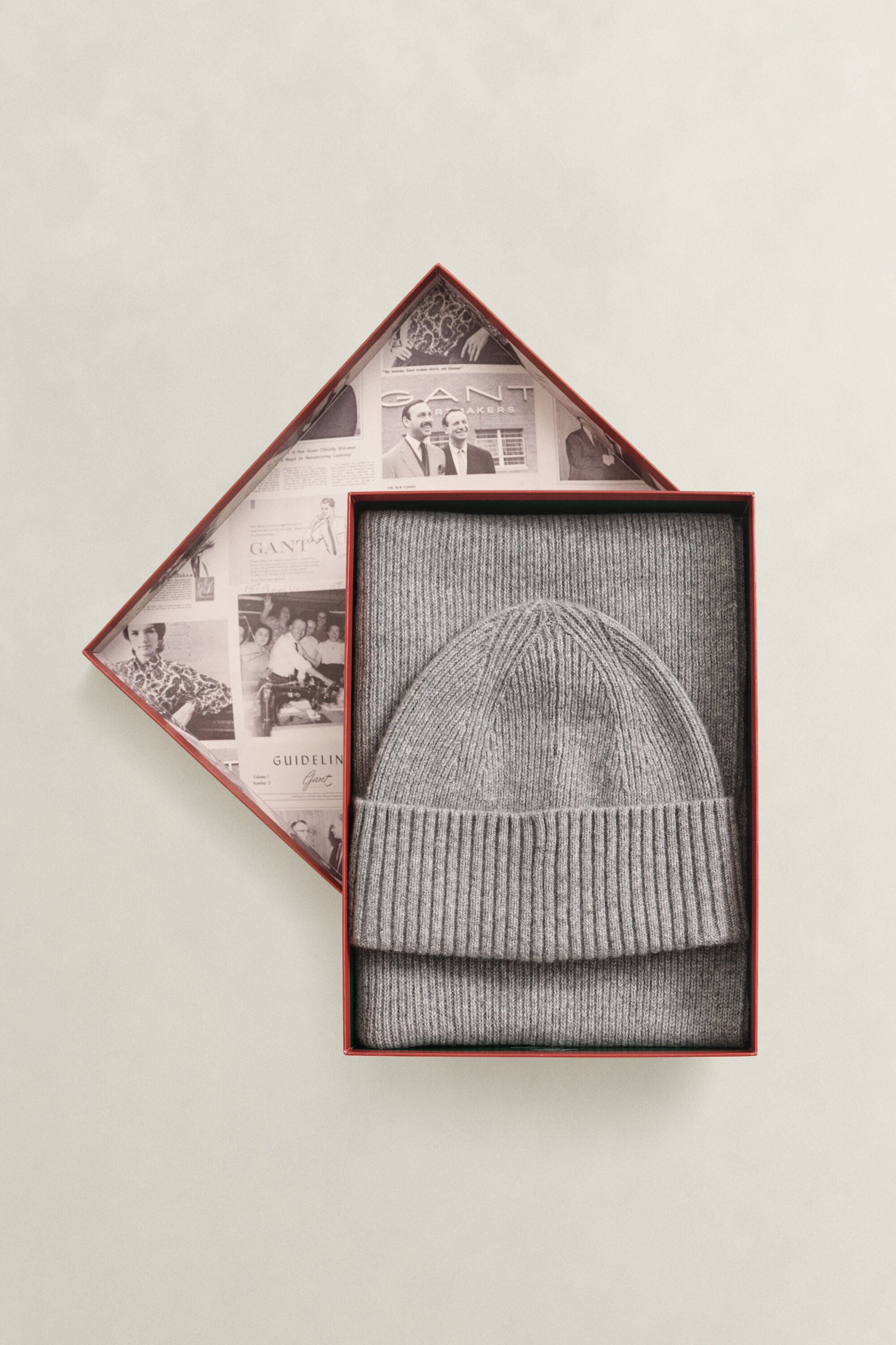 Conjunto de oferta com gorro e cachecol em caxemira
