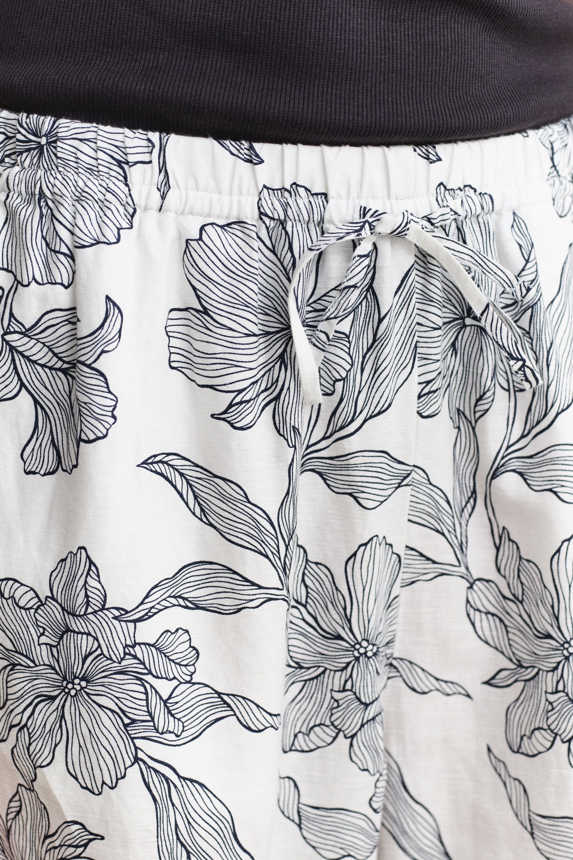 Calças em linho Floral