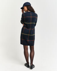 Vestido com decote redondo e padrão de xadrez