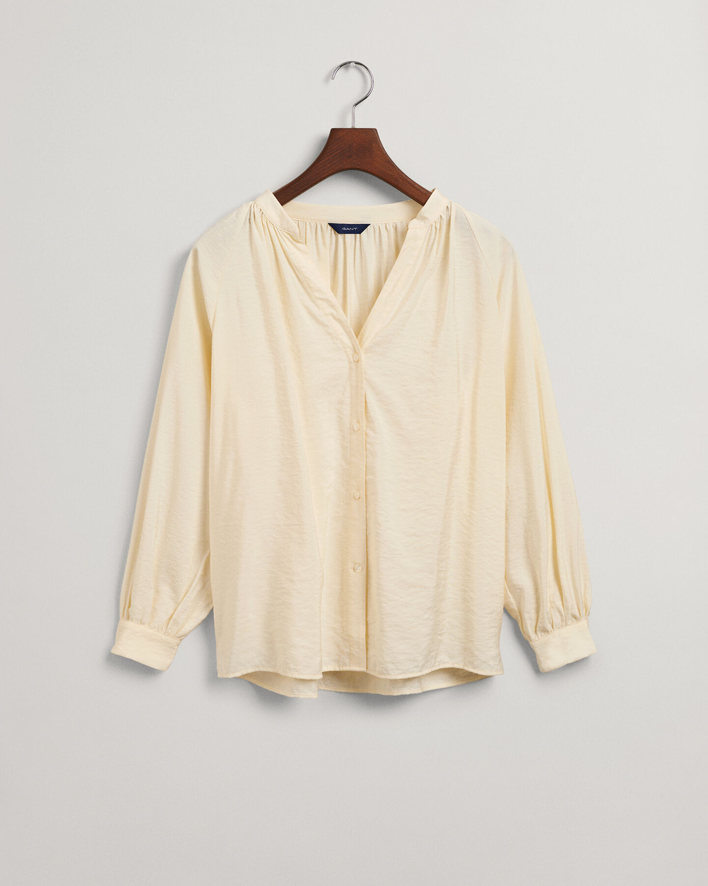 Blusa com gola estilo mao