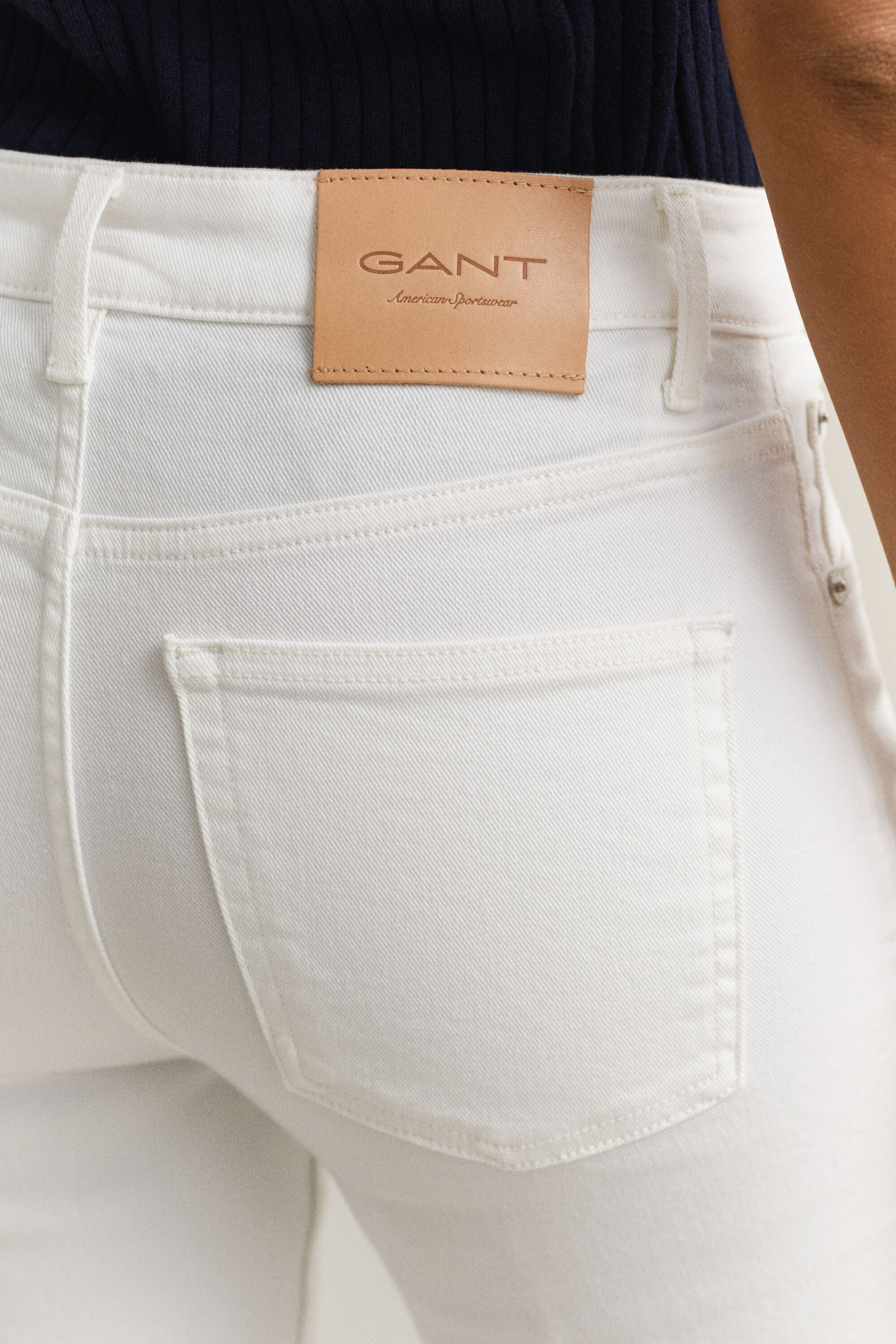 Calças de ganga evasê elásticas