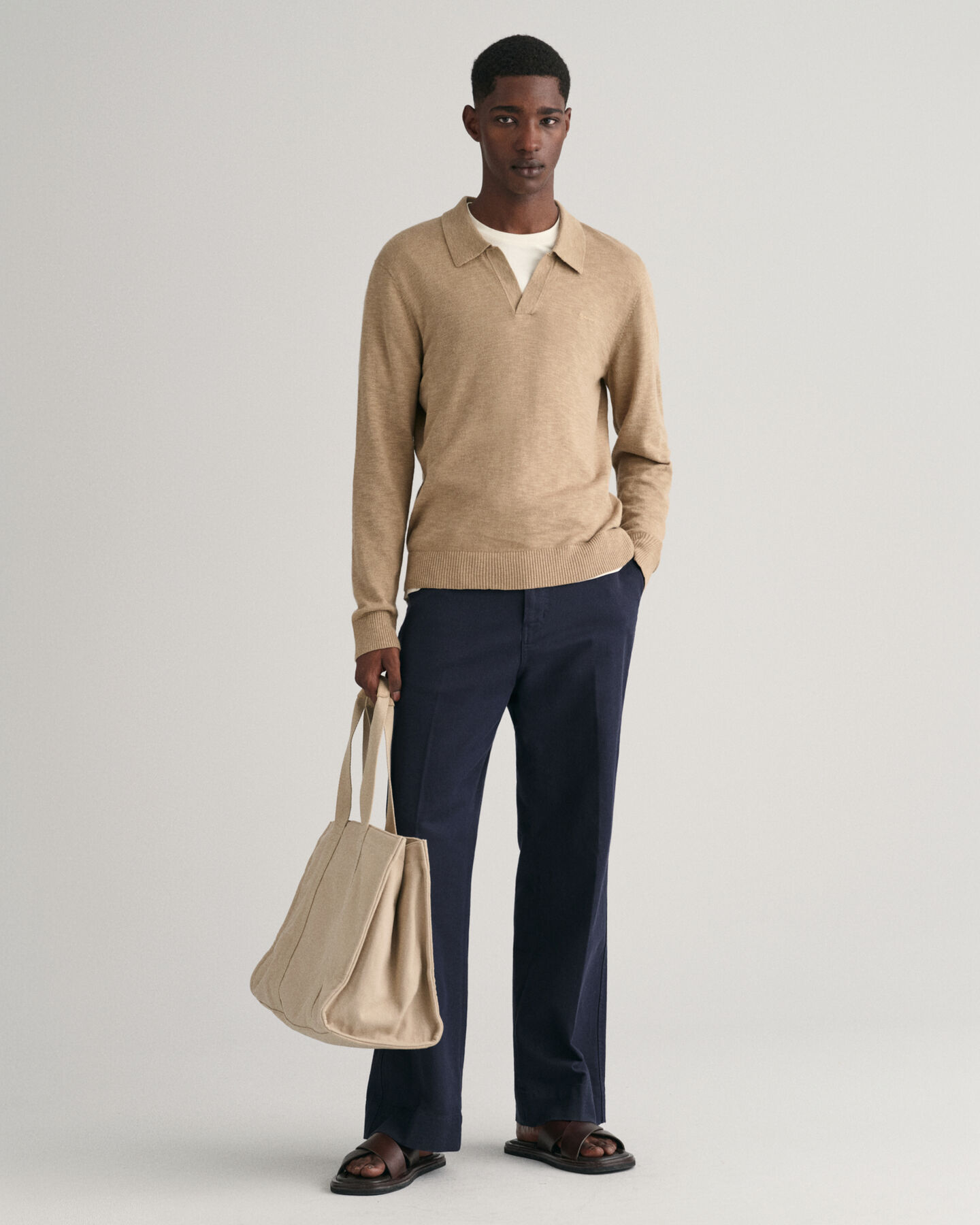 Camisola de malha com colarinho de polo aberto em linho e algod&atilde;o