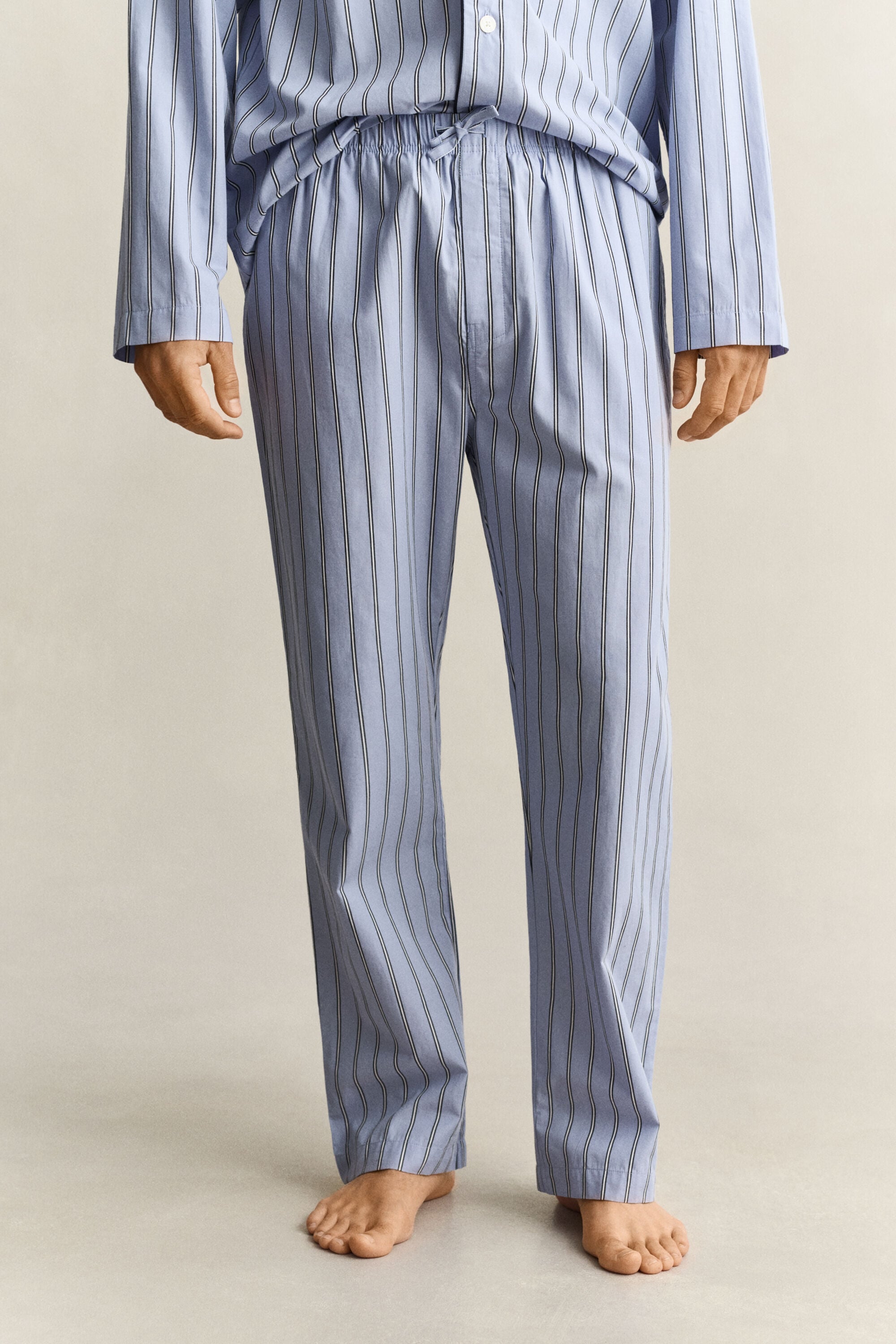 Pijama em popelina às riscas