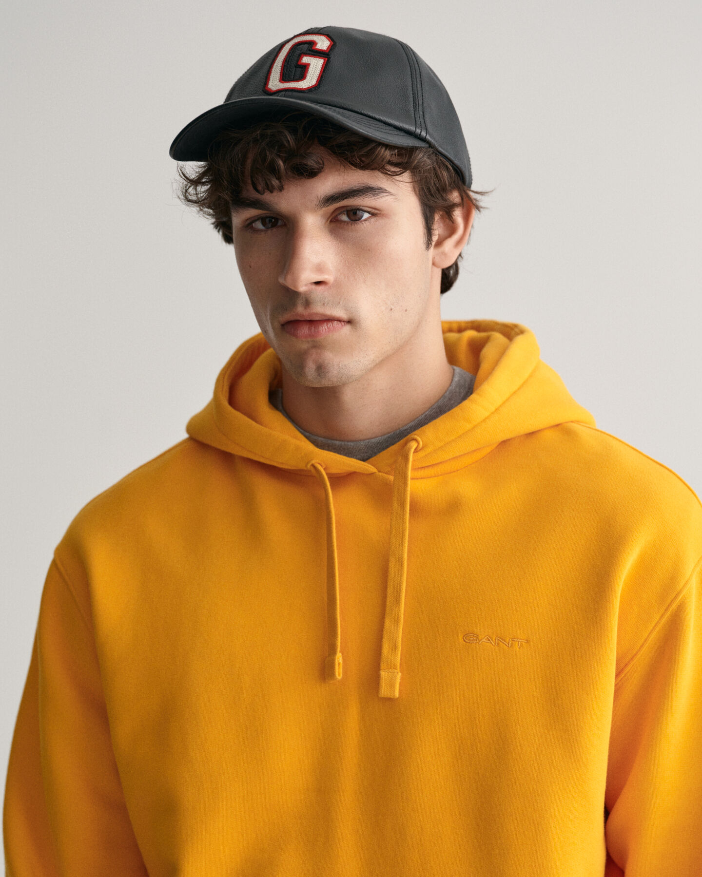 Sweatshirt com capuz e logótipo GANT