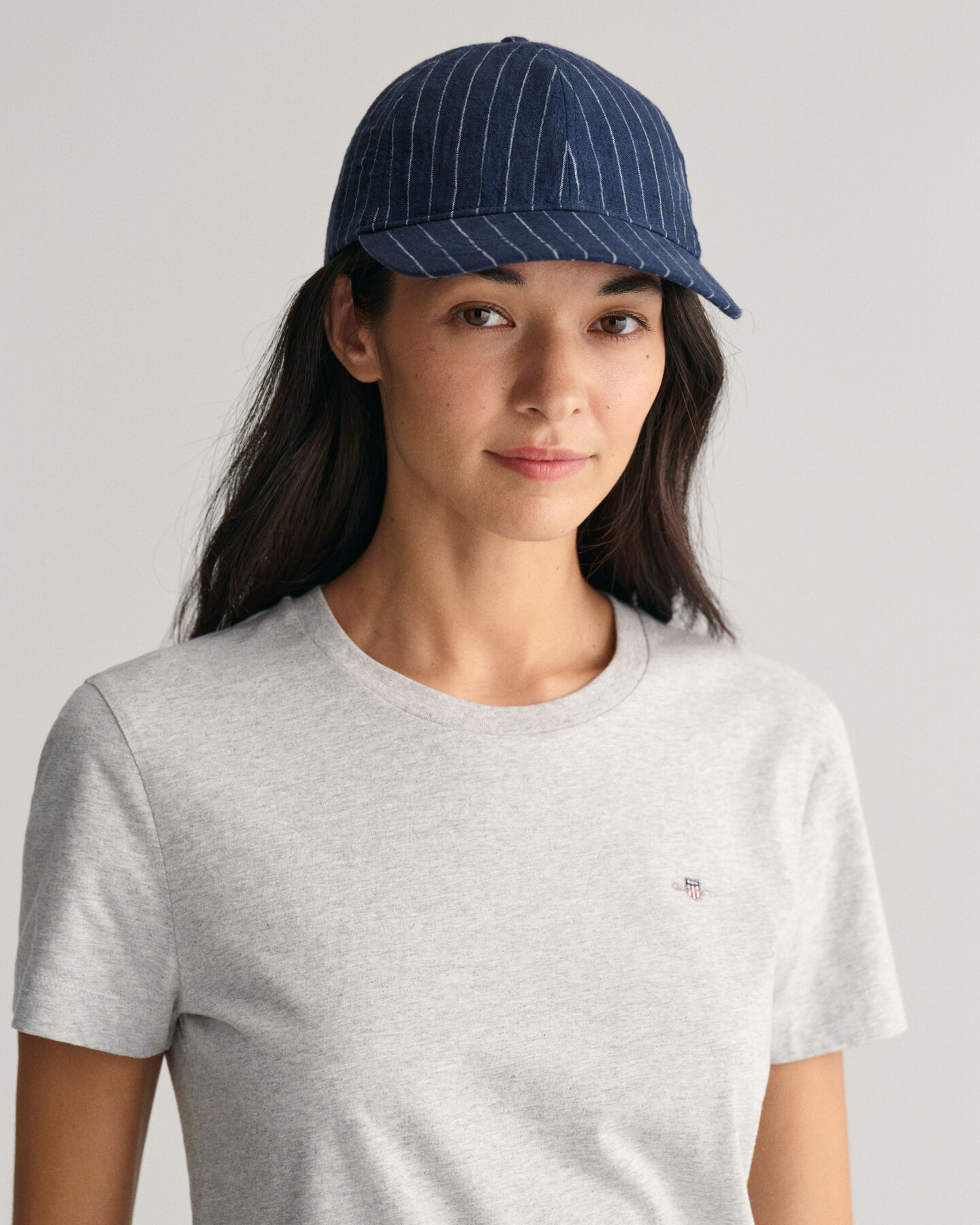 Boné em linho às riscas