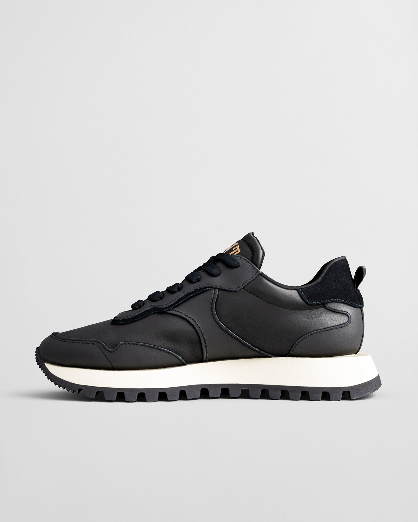 Ténis em camurça acetinada Caffay