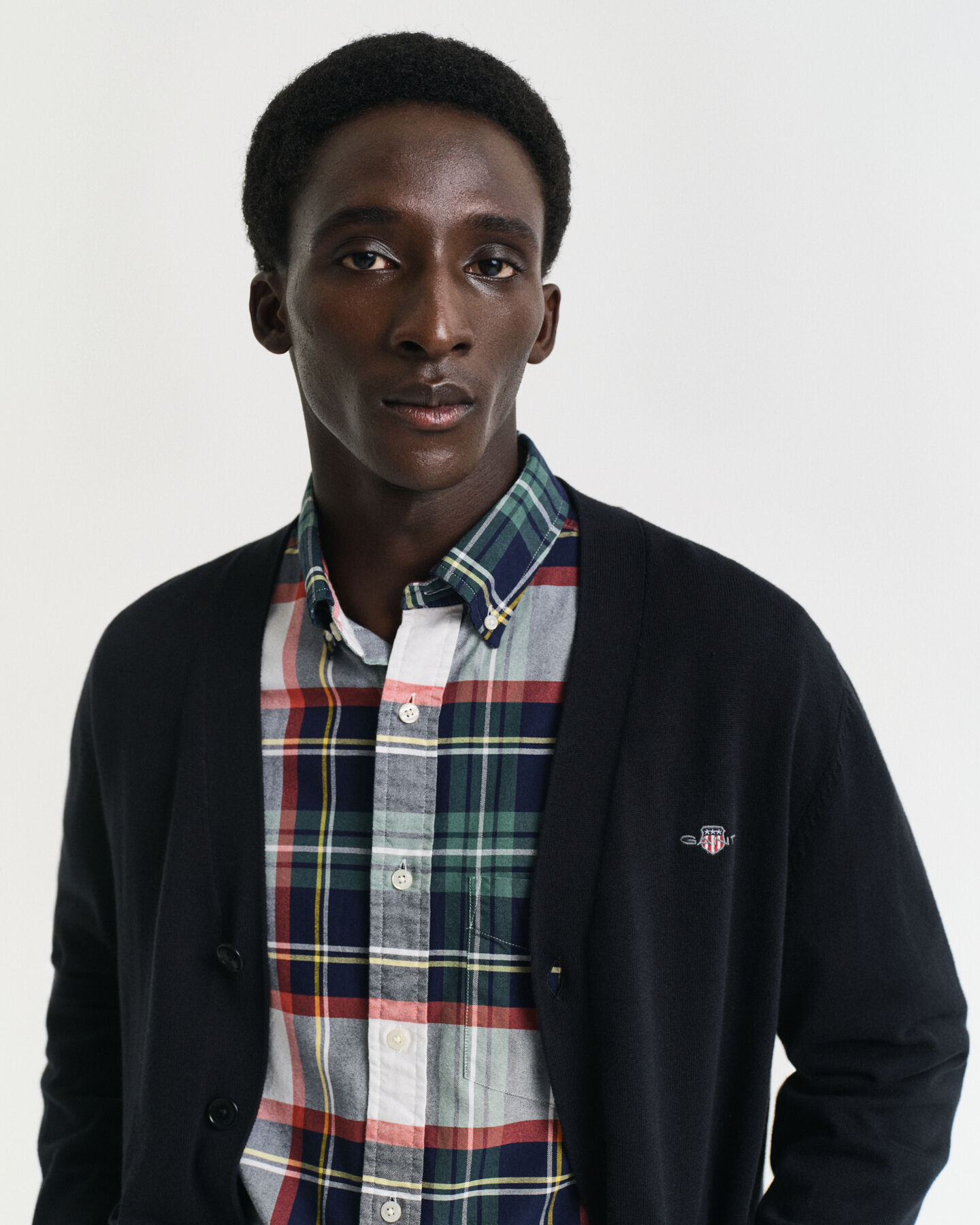 Casaco de malha com decote em V de algod&atilde;o cl&aacute;ssico