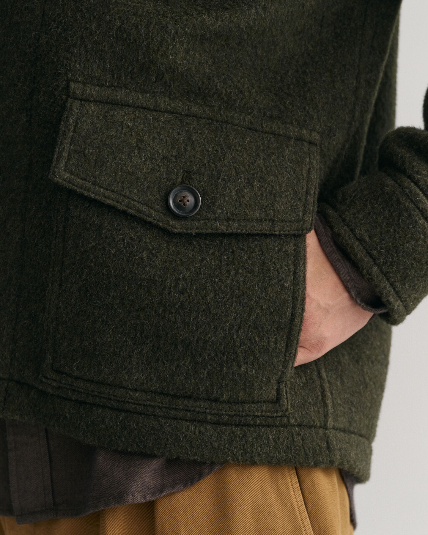 Casaco curto em l&atilde;