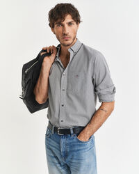 Camisa em popelina às riscas finas Classic regular fit